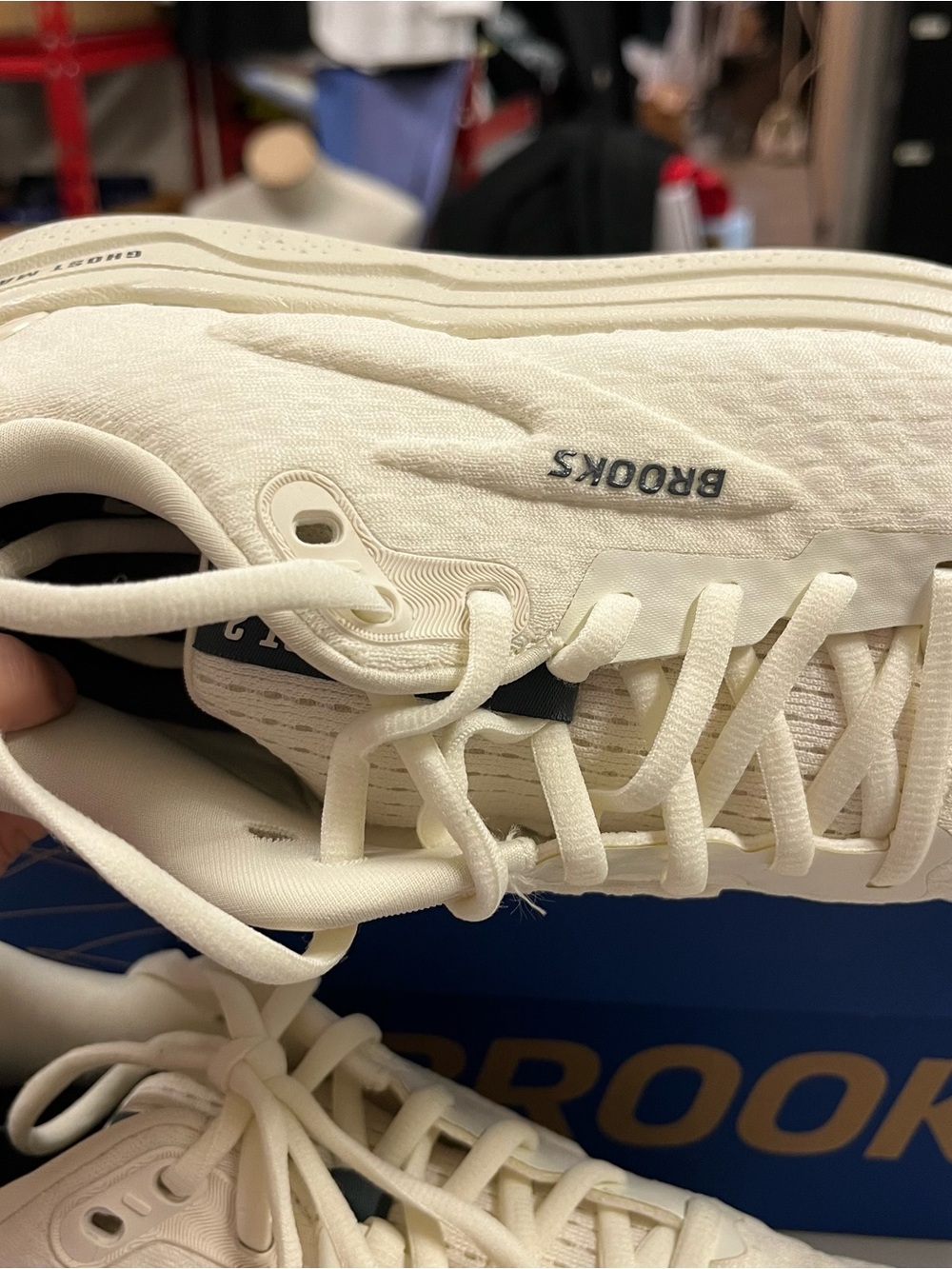 NIB Brooks Ghost Max Cream Textured Tennis Shoe Size 9 - Picture 6 of 8